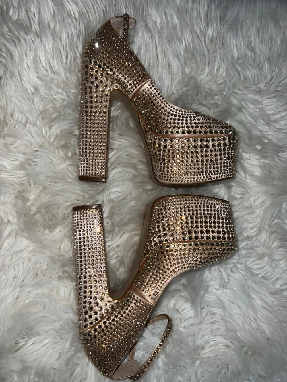 Steve Madden Skyrise Rhinestone Platform Pumps Size 6